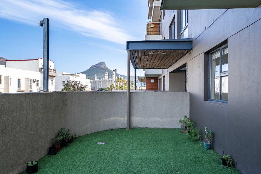 1 Bedroom Property for Sale in Zonnebloem Western Cape